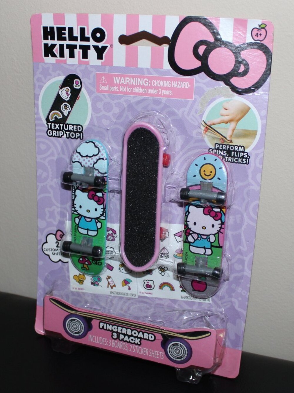 FREE WITH ANY BUY❤️Sanrio Hello Kitty 3 Pack Fingerboards Finger Skateboards - Picture 2 of 7